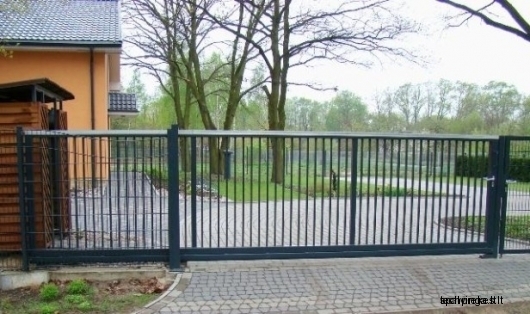 Slenkamų vartų furnitūros komplektas PLIUS (400 kg)